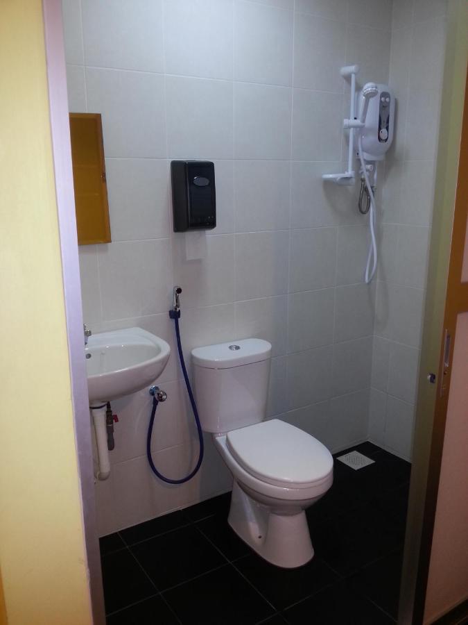 Fifty Seven Inn Batu Pahat Dış mekan fotoğraf