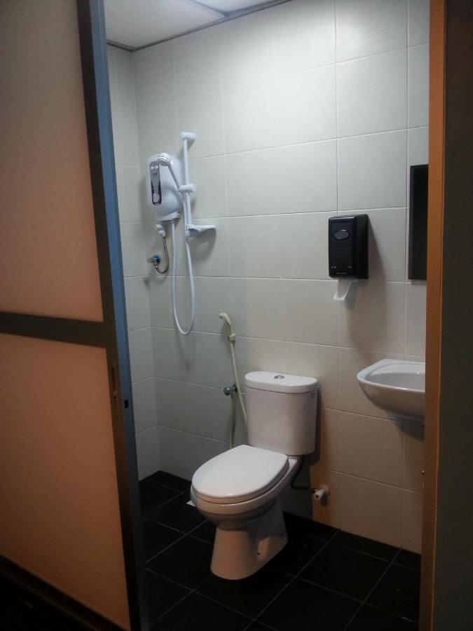 Fifty Seven Inn Batu Pahat Dış mekan fotoğraf